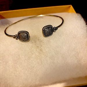 Open cuff bracelet. Sterling. With czs on each end